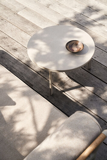 Vipp-714-Outdoor-Table-Miljo