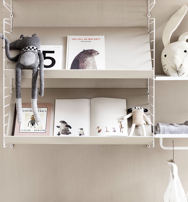 string-system-kidsroom-beige-white-closeup_portrait