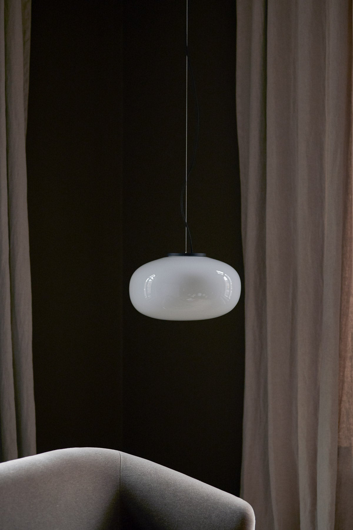 New-Works_News-Spring_2020_Karl-Johan-Pendant_Small_Opal-Glass